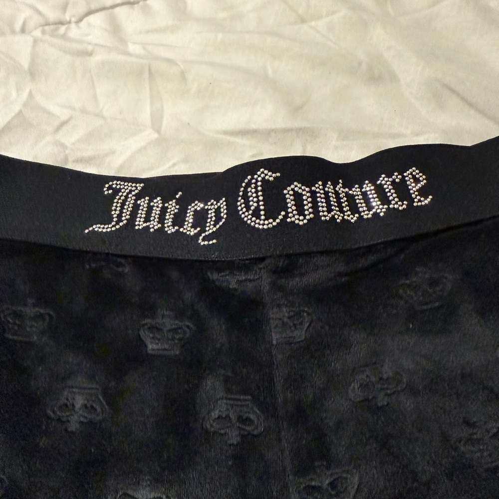 Juicy Couture Black Velour Pajama Shorts NWOT - Picture 2 of 4